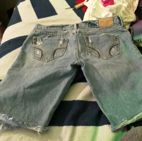 Shorts - Picture 2 of 3